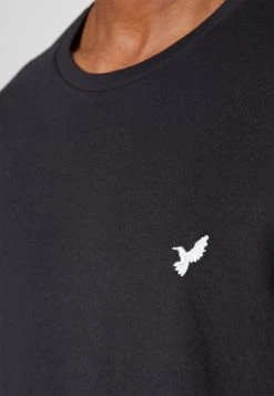 Pier One En Remise 2 PACK - T-shirt basique t-shirts col rond homme 16 Pier One En Remise 2 PACK - T-shirt basique t-shirts col rond homme -VêtementsElite Boutique 4ef048417e8b4d9d9036c212a15ea787