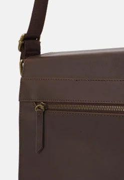 Pier One Assurance De l’Authenticité Sac bandoulière sacs compartiment pour pc portable homme -VêtementsElite Boutique 4fa0fce4309f45ce9180dea93ac2f0d5