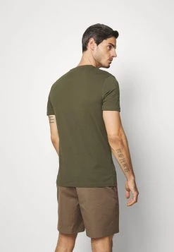 Pier One T-shirt imprimé Prix Aimable t-shirts col rond homme -VêtementsElite Boutique 4fa4d0e545b048e7877271b42aa0b831