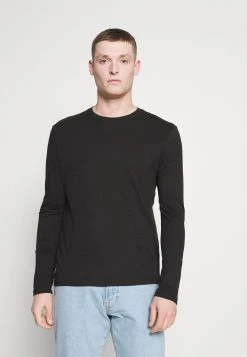 Pier One 5 PACK - T-shirt à manches longues Prix Exclusifs t-shirts col rond homme -VêtementsElite Boutique 504fb867bed4445ca997ccec5c3b3174