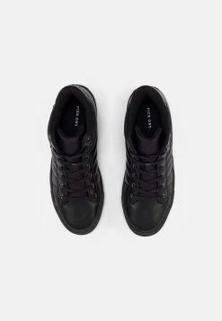 Pier One Baskets montantes Prix Sacrifiés baskets & sneakers rond unisex -VêtementsElite Boutique 50dfe8febc8041feb444e8fc665f3f21