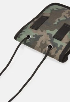 En Remise Pier One UNISEX - Sac bandoulière sacs et bagages &agrave; scratch -VêtementsElite Boutique 51511cd5cf5b4c62a951f7be58b1560c