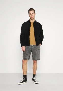 Pier One 5 PACK - T-shirt basique Prix Sacrifiés t-shirts col rond homme