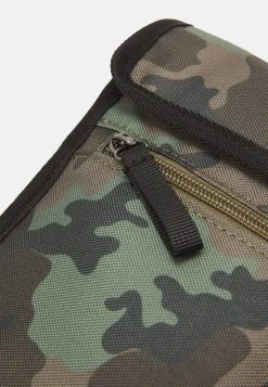 En Remise Pier One UNISEX - Sac bandoulière sacs et bagages &agrave; scratch -VêtementsElite Boutique 56941577cb3a4edeade65fb5a77918e2