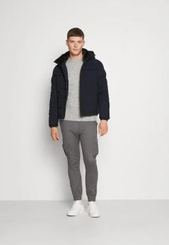 Meilleur Prix Garanti Pier One Pantalon cargo pantalons normale homme 12 Meilleur Prix Garanti Pier One Pantalon cargo pantalons normale homme -VêtementsElite Boutique 5799b34cbc7043b2bbaea4f99629adcb