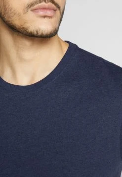 Pier One 4 PACK - T-shirt basique Qualité Fiable t-shirts col rond homme 11 Pier One 4 PACK - T-shirt basique Qualité Fiable t-shirts col rond homme -VêtementsElite Boutique 5847a37145c74e25a85f71f4653216cb