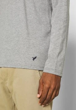 Pier One T-shirt à manches longues Soldes t-shirts col rond homme -VêtementsElite Boutique 59de0b4a8fcc42408aa2e22568dd75bf