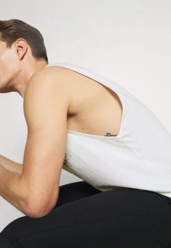 Pier One Soldes En Ligne Débardeur t-shirts col rond homme -VêtementsElite Boutique 5c164bd21bdc4c95a7c3a8d81bc4d0eb