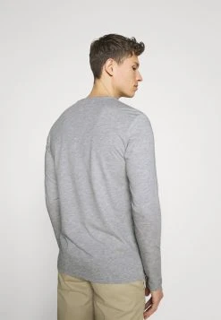 Prix Cassé Pier One 2 PACK - T-shirt à manches longues t-shirts col rond homme -VêtementsElite Boutique 5d11c795627a43d3ae83293311d17f0a