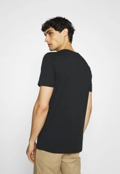 Pier One 3 PACK - T-shirt basique Haute Qualité t-shirts col rond homme 12 Pier One 3 PACK - T-shirt basique Haute Qualité t-shirts col rond homme -VêtementsElite Boutique 5e70fac0f2e641258946d3cc09525771