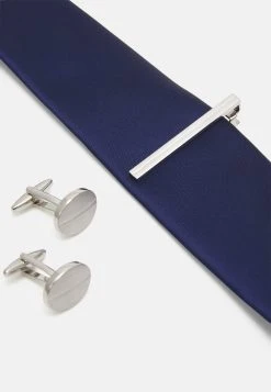 Pier One SET - Cravate Prix Avantageux cravates et nœuds papillon couleur unie homme 13 Pier One SET - Cravate Prix Avantageux cravates et nœuds papillon couleur unie homme -VêtementsElite Boutique 6091903160ae4c4bb24e23b21040a92b