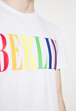 Pier One PRIDE - T-shirt imprimé Soldes t-shirts col rond homme -VêtementsElite Boutique 6183d6eae7bb487681e7b92f74202350