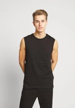 Pier One 3 PACK - T-shirt basique Bonne Qualité t-shirts & polos col rond homme -VêtementsElite Boutique 62c6701b340e420ebe16749abebd4e0c