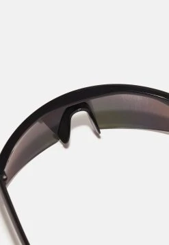 Pier One Prix Refroidis PRIDE UNISEX - Lunettes de soleil monoverre -VêtementsElite Boutique 636ca0c9522b4a2981873359593e3af7