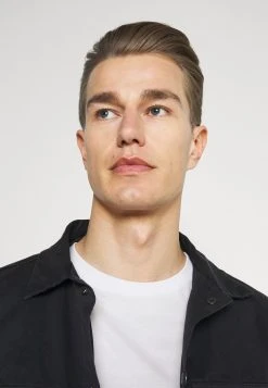 Pier One Prix Réduit CHEST POCKET TEE - T-shirt imprimé t-shirts col rond homme -VêtementsElite Boutique 65733e72e83c4e81a59cf73b67059f84