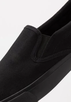 Pier One UNISEX - Mocassins Prix Sacrifiés baskets & sneakers rond -VêtementsElite Boutique 65a31567862c408ab0cc493d78c4b22d