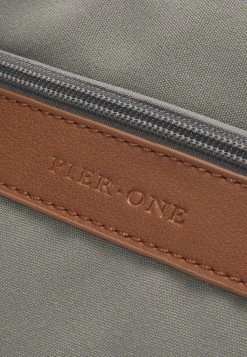 Pier One UNISEX - Sac week-end Vendre-Réclame sacs de voyage et valises fermeture éclair -VêtementsElite Boutique 65d98d039edf497d918c989321950532