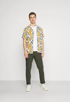 Pier One T-shirt imprimé Prix Imbattable t-shirts col rond homme -VêtementsElite Boutique 66625d72e88b4514aea44dab28c3771d