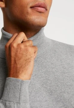 Pier One En promotion Pullover pulls et gilets col roulé homme -VêtementsElite Boutique 6723dde3583e4aecae053f1bf278c4a5