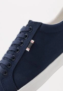 Pier One UNISEX - Baskets basses Prix Imbattable baskets & sneakers rond 14 Pier One UNISEX - Baskets basses Prix Imbattable baskets & sneakers rond -VêtementsElite Boutique 6cff2e74bb2a42b69f8d3a3aa4748192