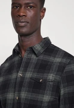 Excellente qualité Pier One Chemise chemises col kent homme 15 Excellente qualité Pier One Chemise chemises col kent homme -VêtementsElite Boutique 6d26675cd61e41cdbff82c0c54918b41