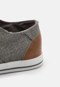 Pier One Prix Affortable Chaussures à lacets derbies et richelieus rond homme -VêtementsElite Boutique 7084c07d5dfa4b17b8a7013362a1857a