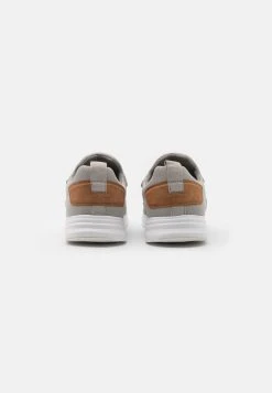 Marchandise de première qualité Pier One Baskets basses sneakers rond homme -VêtementsElite Boutique 70ca918c90ca43eca0c29a4b01e908ce