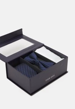 Prix Aimable Pier One SET - Cravate pochettes de costume rayures homme -VêtementsElite Boutique 745c209f19cd49809ccd241555a02bec