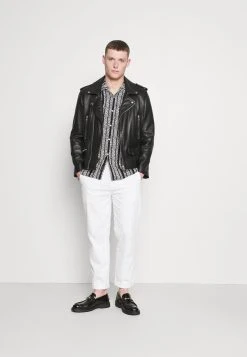 Pier One Chemise 50% Off De Vente chemises col revers homme -VêtementsElite Boutique 77f89afe797b423aa845bb84c2d232ac