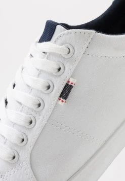 Pier One UNISEX - Baskets basses Prix Dégriffé baskets & sneakers rond -VêtementsElite Boutique 7856d594705f437ba625082461abfdc5