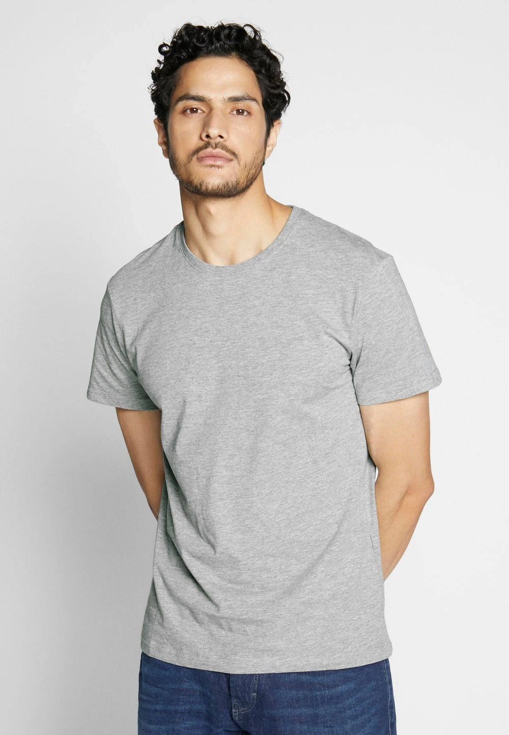 Pier One 4 PACK - T-shirt basique Qualité Fiable t-shirts col rond homme 4 Pier One 4 PACK - T-shirt basique Qualité Fiable t-shirts col rond homme – Image 2