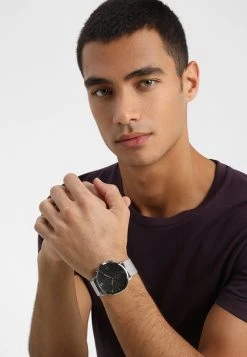 Pier One Prix Affortable Montre montres et bijoux analogique homme -VêtementsElite Boutique 78d2f2f3dc3e451da7a62c7c8646167b