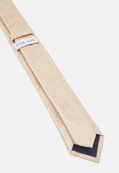 Rabais Pier One SET - Cravate pochettes de costume couleur unie homme -VêtementsElite Boutique 7ba93ae77bb348c1b5304b3e48a9f55e