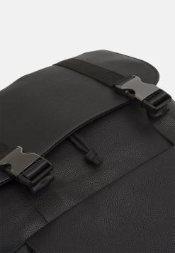 Pier One UNISEX - Sac à dos Prix Sacrifiés sacs et bagages compartiment pour téléphone portable -VêtementsElite Boutique 7cc8507be5b9422099f116d676900185