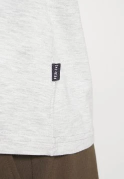 Pier One 5 PACK - T-shirt basique Prix Gelé t-shirts col rond homme -VêtementsElite Boutique 7d13067417124de684e97c638550a94b