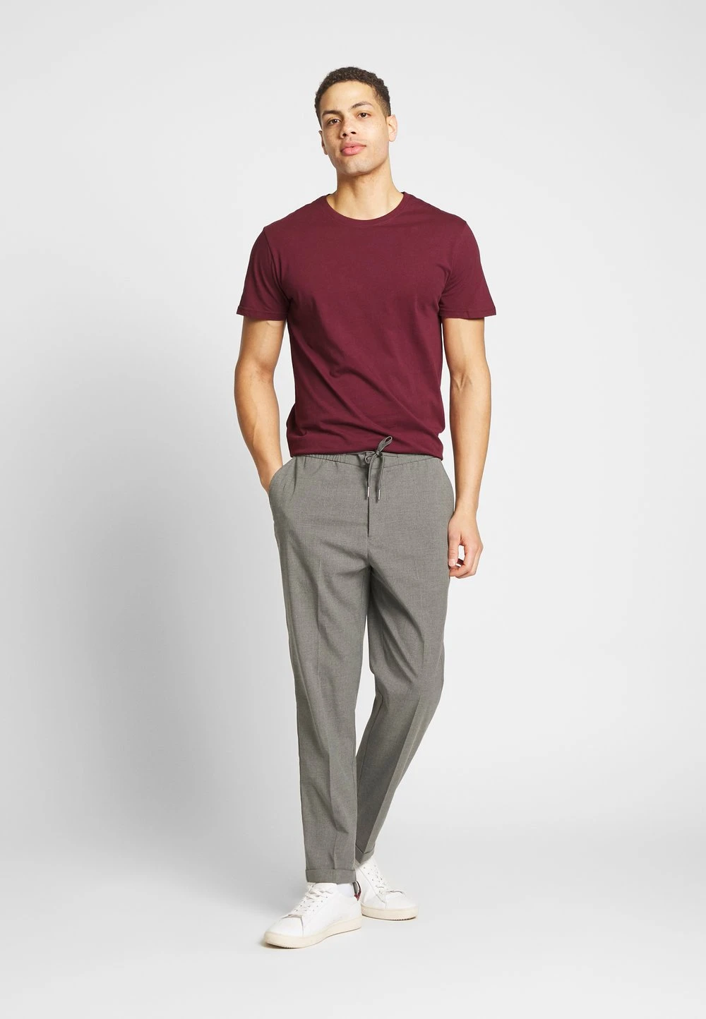 Soldes Pier One 3 PACK - T-shirt basique t-shirts col rond homme 4 Soldes Pier One 3 PACK - T-shirt basique t-shirts col rond homme – Image 2