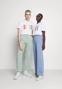 Pier One PRIDE - T-shirt imprimé Soldes t-shirts col rond homme -VêtementsElite Boutique 7e0f647a79e6424a9be425191074a054