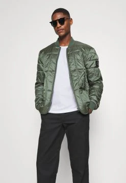 Pier One T-shirt imprimé Prix Cassé t-shirts col rond homme -VêtementsElite Boutique 7e2765f5c8aa422982ddb7e42491c194