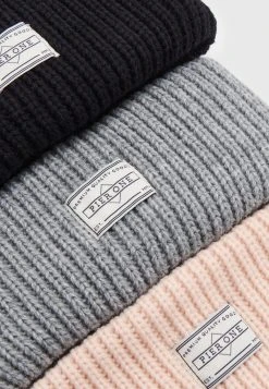 Pier One 3 PACK UNISEX - Bonnet Qualité garantie 100% casquettes, bonnets et chapeaux chin&eacute; -VêtementsElite Boutique 7e600cfe165e4167baed5f3382ed881f