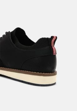 Pier One excellente qualité Chaussures à lacets derbies et richelieus rond homme -VêtementsElite Boutique 7e8b70ef97c44fbda002d38b4410c148