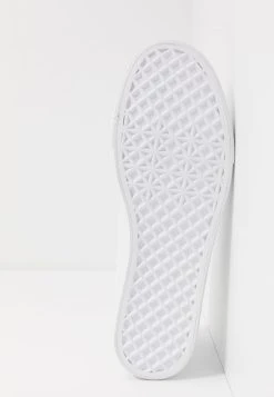 Prix Jamais Vus Pier One UNISEX - Baskets basses baskets & sneakers rond homme -VêtementsElite Boutique 7f6e8e10563c4bda9fbf509d09e1de76