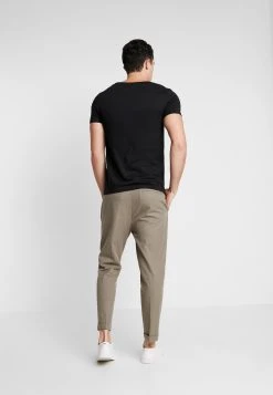 Pier One Prix Préférentiel T-shirt basique t-shirts encolure large ronde homme -VêtementsElite Boutique 83b916fdf5444d9ba8380d809f888082