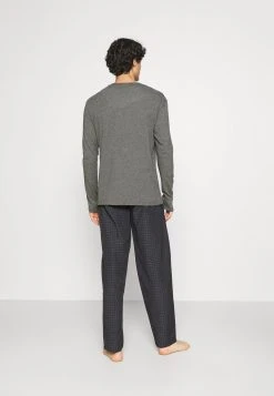 Pier One Pyjama Prix Affortable pyjamas normale homme 17 Pier One Pyjama Prix Affortable pyjamas normale homme -VêtementsElite Boutique 841b08da6e09414dbed3d4b7034bd2d9