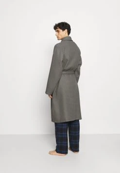 Pier One Discount En Ligne Peignoir sous-vêtements & chaussettes col châle homme 15 Pier One Discount En Ligne Peignoir sous-vêtements & chaussettes col châle homme -VêtementsElite Boutique 843aae18dd354ecea874e718391b9416