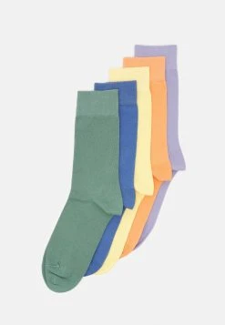 Pier One 5 PACK - Chaussettes Qualité Fiable sous-vêtements couleur unie homme -VêtementsElite Boutique 8485ddb79f464be3b2434621e36ee20f