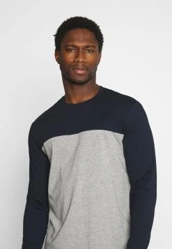 Pier One T-shirt à manches longues Produit de première qualité t-shirts col rond homme -VêtementsElite Boutique 855ebd08bf4a45ceb37f4811f735222b