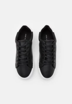 Vendre-Réclame Pier One UNISEX - Baskets basses sneakers rond 11 Vendre-Réclame Pier One UNISEX - Baskets basses sneakers rond -VêtementsElite Boutique 85fdec358d9a4907b8fc02bfda0a0bf8