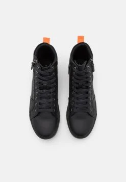 Soldes Pier One Baskets montantes baskets & sneakers rond homme 11 Soldes Pier One Baskets montantes baskets & sneakers rond homme -VêtementsElite Boutique 8637a2b357234e97836fdcd53c529bcf