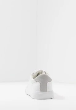 Pier One UNISEX - Baskets basses Assurance De l’Authenticité sneakers rond -VêtementsElite Boutique 870239ff38c14ac18000693ed9216adf