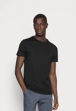 Meilleur Prix Garanti Pier One 3 PACK - T-shirt basique t-shirts col rond homme 23 Meilleur Prix Garanti Pier One 3 PACK - T-shirt basique t-shirts col rond homme -VêtementsElite Boutique 8841ef7a330647bd9e8c373d192746b9